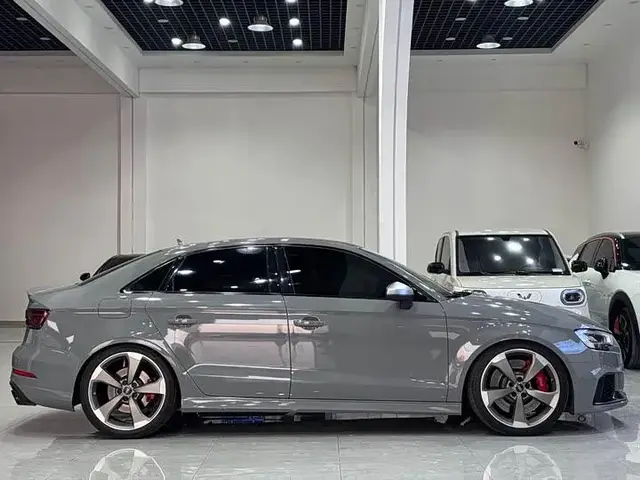 AUDI RS 3 2019