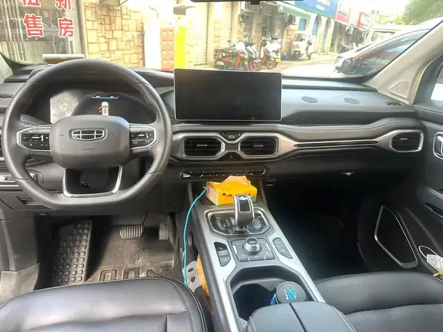 GEELY OKAVANGO 2022
