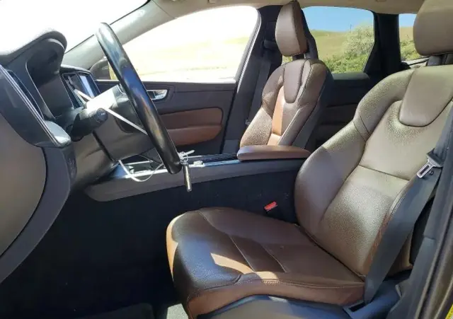 VOLVO XC60 T5 MOMENTUM 2018