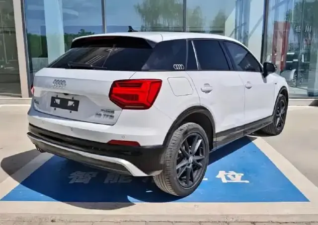 AUDI Q2L 2021