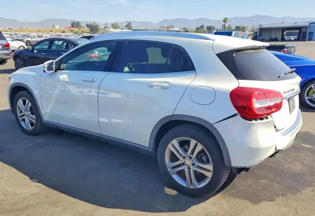 MERCEDES-BENZ GLA 250 2017
