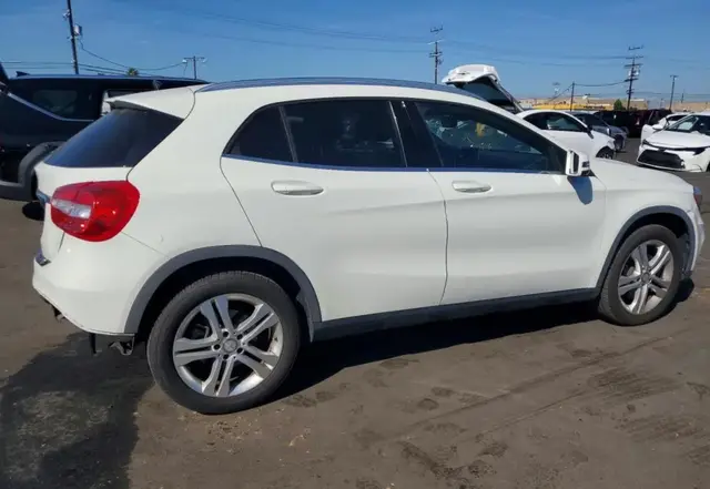 MERCEDES-BENZ GLA 250 2017