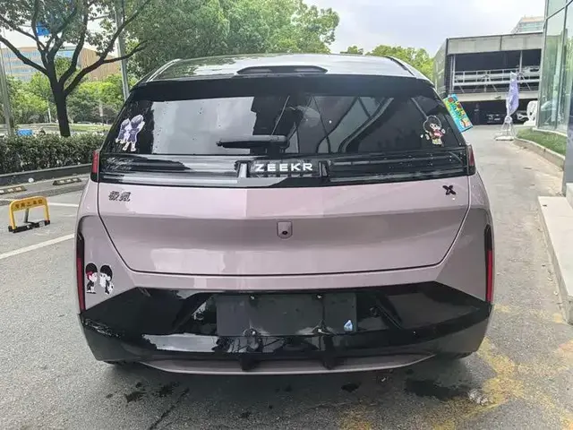 ZEEKR X 2025