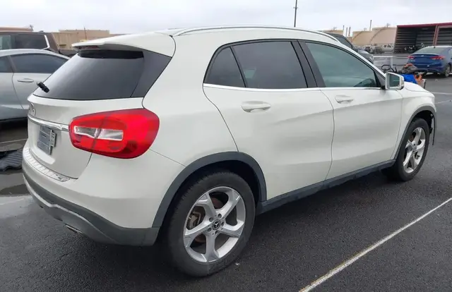 MERCEDES-BENZ GLA 250 2018