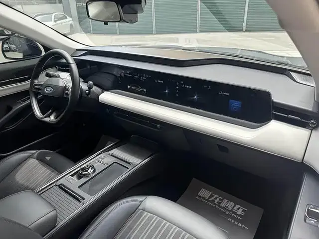 FORD MONDEO LUXURY 2022