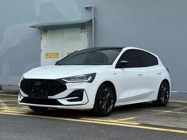 FORD FOCUS HATCHBACK ECOBOOST 180 2022