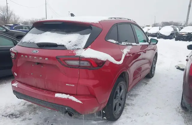 FORD ESCAPE ST-LINE 2024