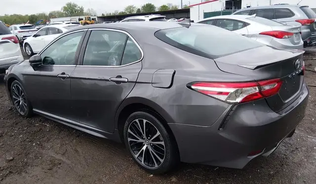 TOYOTA CAMRY SE 2020