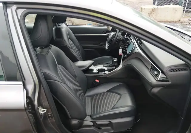 TOYOTA CAMRY SE 2020