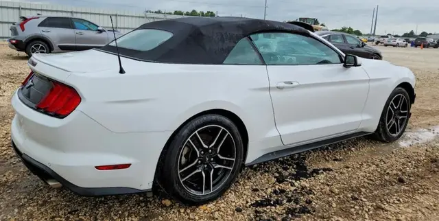 FORD MUSTANG 2023