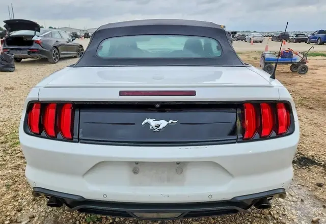 FORD MUSTANG 2023