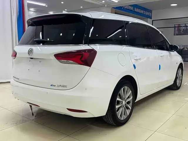 BUICK GL6 LUXURY 2022