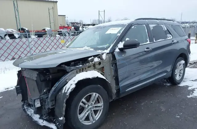 FORD EXPLORER XLT 2022