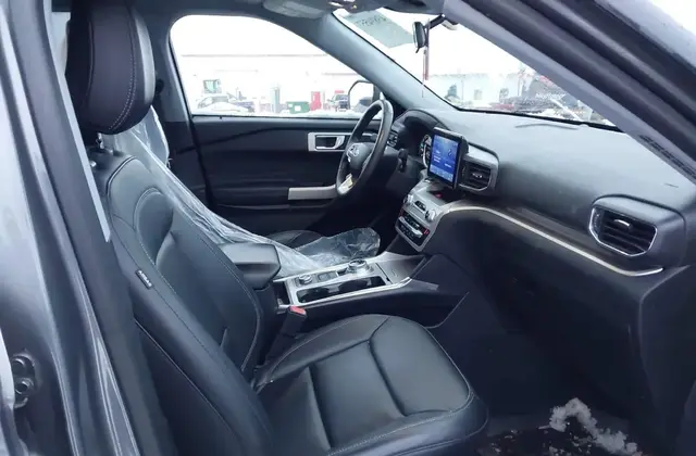 FORD EXPLORER XLT 2022