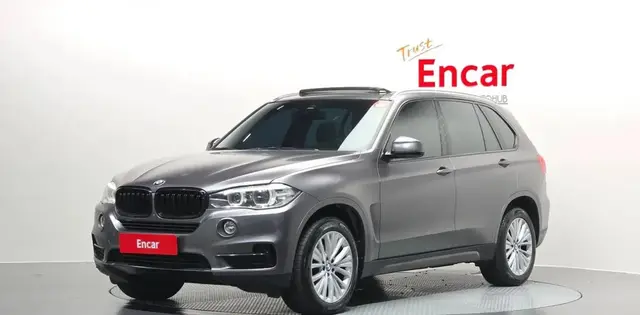 BMW X5 КОМФОРТ-САЛОН ПАНОРАМА ДОВОДЧИКИ ДВЕРЕЙ ЭЛЕКТРОПРИВОД БАГАЖНИКА КАМЕРЫ И ПОЛНЫЙ ПАКЕТ АССИСТЕНТОВ. С 2017