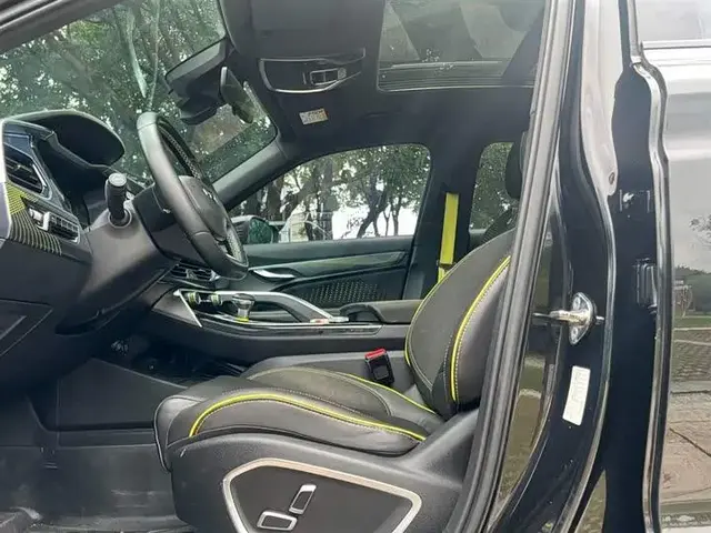 GEELY TUGELA 2022
