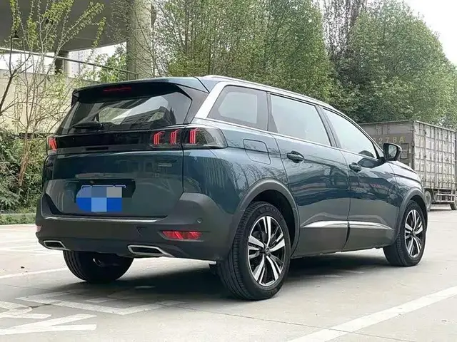 PEUGEOT 5008 2023