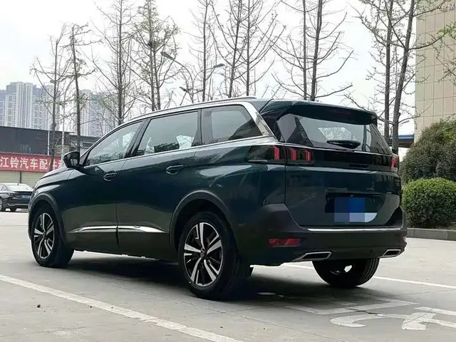 PEUGEOT 5008 2023