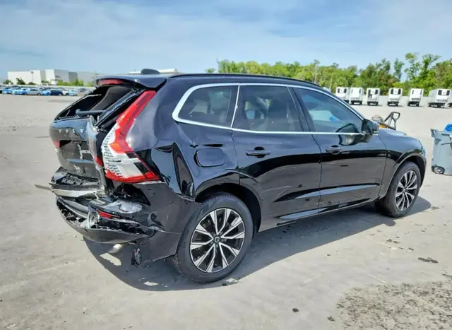 VOLVO XC60 CORE 2023