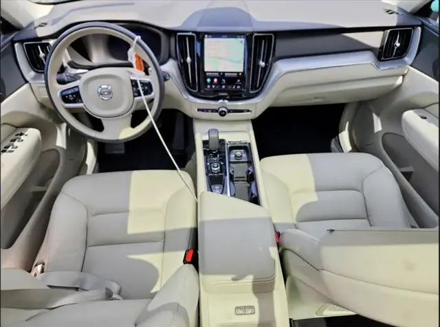 VOLVO XC60 CORE 2023