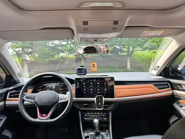 VOLKSWAGEN BORA 200TSI DSG SMART 2023