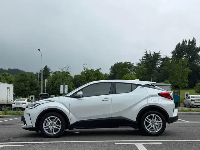 TOYOTA C-HR 2022