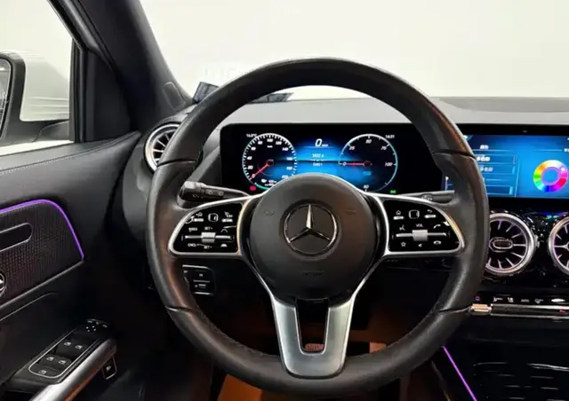 MERCEDES-BENZ EQA 2023
