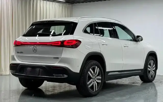 MERCEDES-BENZ EQA 2023