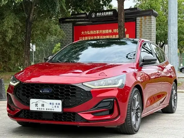 FORD FOCUS HATCHBACK ECOBOOST 180 2022