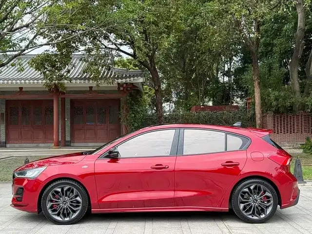 FORD FOCUS HATCHBACK ECOBOOST 180 2022