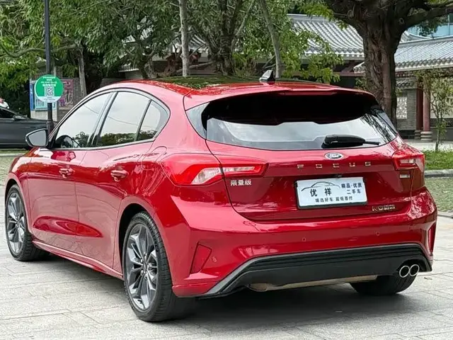 FORD FOCUS HATCHBACK ECOBOOST 180 2022