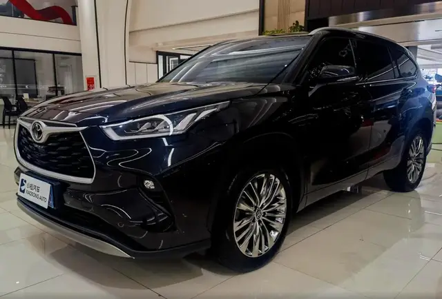 TOYOTA HIGHLANDER LUXURY 2025