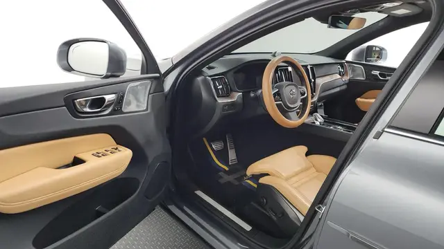 VOLVO XC60 2021