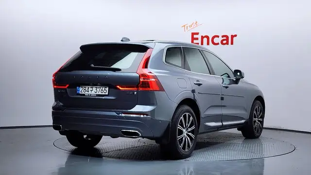 VOLVO XC60 2021
