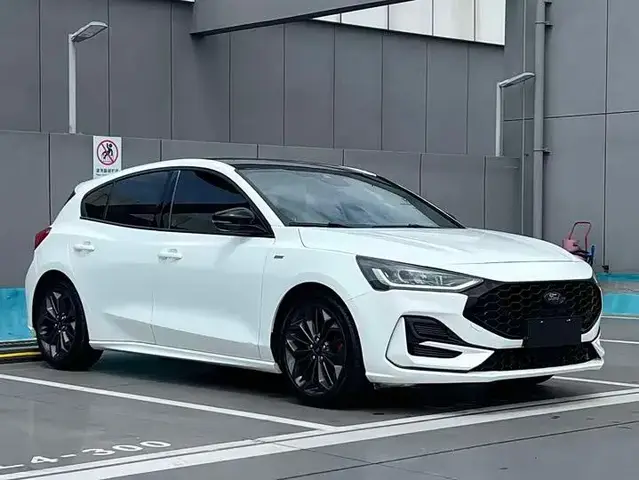 FORD FOCUS HATCHBACK ECOBOOST 180 2022