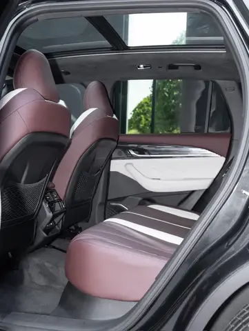 GEELY MONAJRO 2022