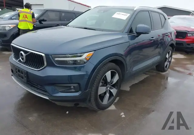 VOLVO XC40 T5 MOMENTUM 2021