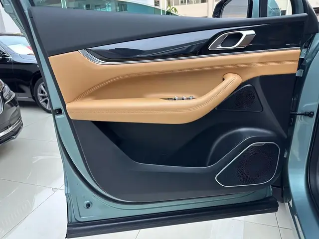 GEELY BOYUE L 2025