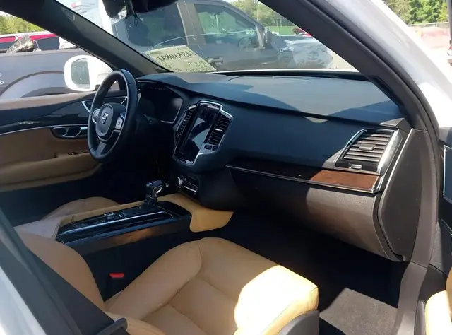 VOLVO XC90 T6 MOMENTUM 2017