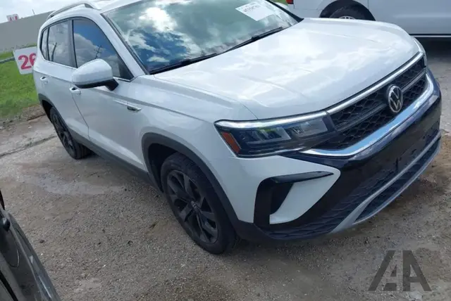 VOLKSWAGEN TAOS SE 2022
