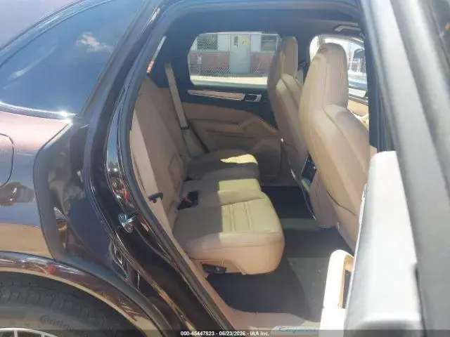 PORSCHE CAYENNE PLATINUM EDITION 09/2022 2022