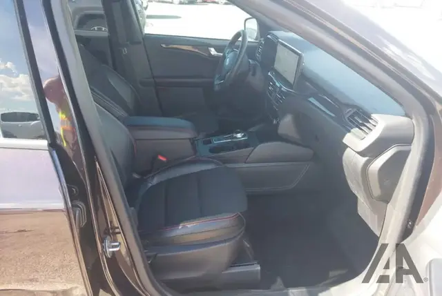 FORD ESCAPE ST-LINE 2023