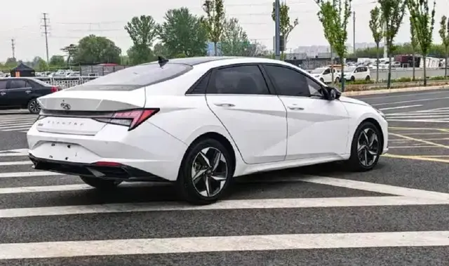 HYUNDAI ELANTRA ELITE 2021