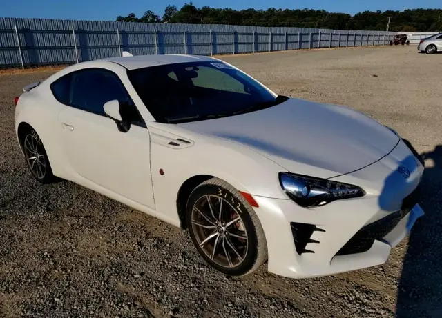 TOYOTA 86 BASE 2017