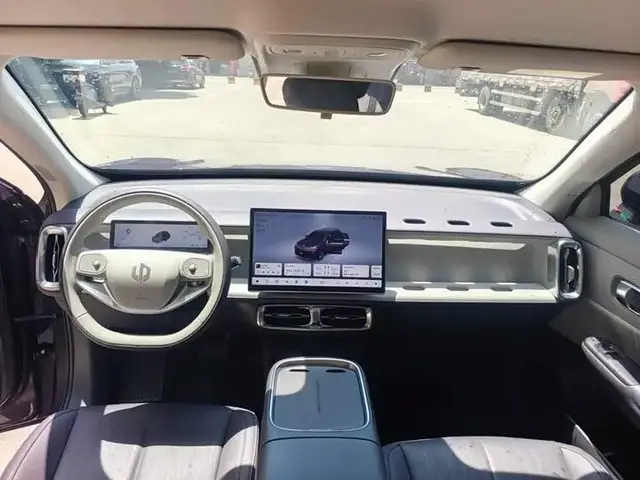 LEAPMOTOR B10 2025