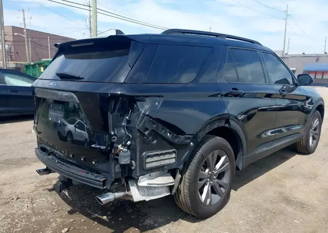 FORD EXPLORER XLT 2022