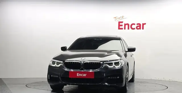 BMW 5 SERIES ПРОЕКЦИОННЫЙ ДИСПЛЕЙ (HUD) ЛЮК ДОВОДЧИКИ ДВЕРЕЙ КОНТУРНАЯ ПОДСВЕТКА СИДЕНЬЯ С ПАМЯТЬЮ И ПОДОГРЕВОМ Ц 2017