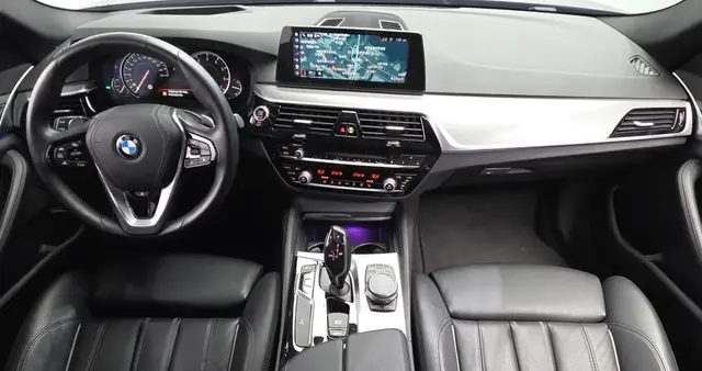 BMW 5 SERIES ПРОЕКЦИОННЫЙ ДИСПЛЕЙ (HUD) ЛЮК ДОВОДЧИКИ ДВЕРЕЙ КОНТУРНАЯ ПОДСВЕТКА СИДЕНЬЯ С ПАМЯТЬЮ И ПОДОГРЕВОМ Ц 2017