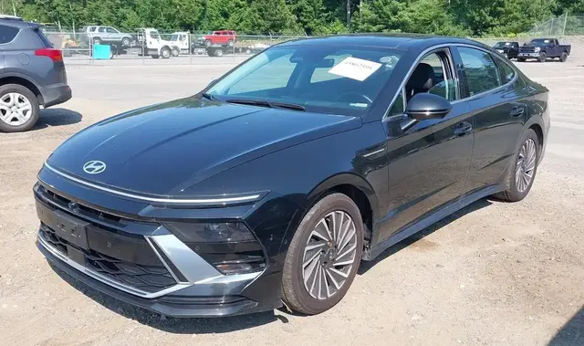 HYUNDAI SONATA 2.0 GDI HYBRID 192 Л.С 2024