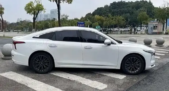 BESTUNE B70 АВТОМАТИЧЕСКАЯ ПАРКОВКА 2023